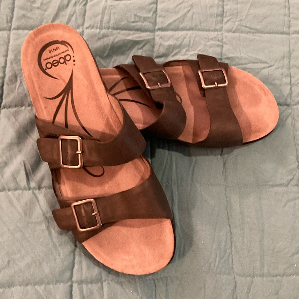 Women’s Abeo sandals size 10 narrow
